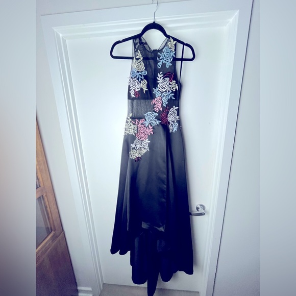 Betsy & Adam Dresses & Skirts - Betsy&Adam gown, size 2, floor length, black w/multi-colored embroidered flowers